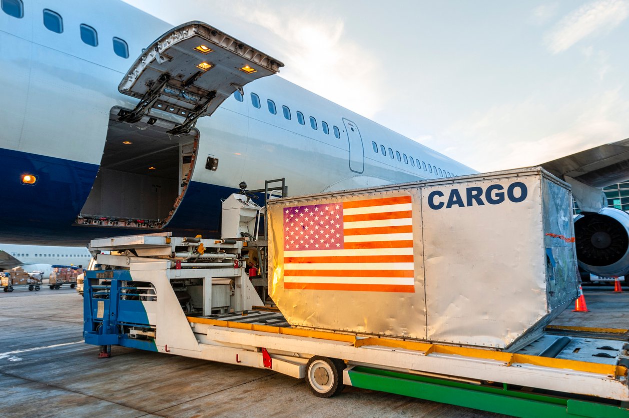 Loading-container-in-cargo-airplane