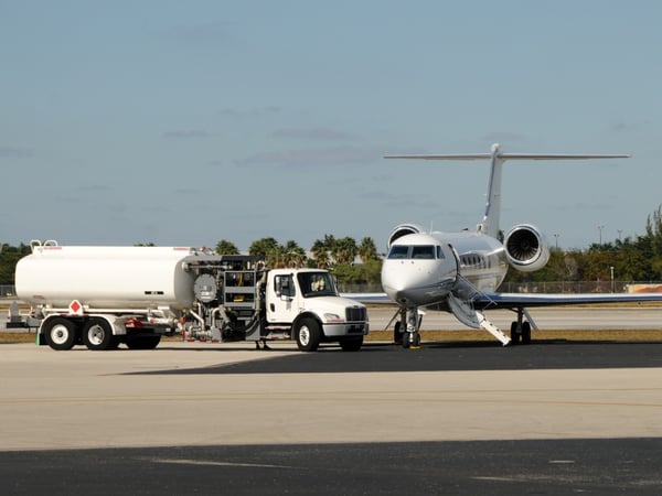 jet-airplane-still-on-the-ground