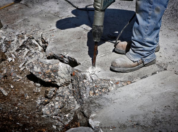Hydraulic hand tool used for road construction
