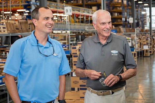 RL-Taylor__HoganVisit-001_UseForHistory-edit