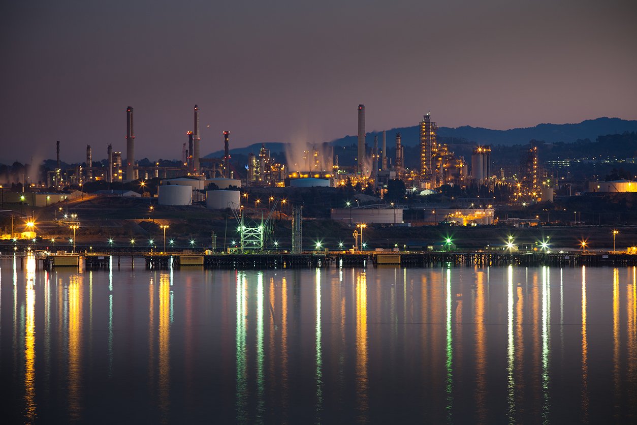 Oil-refinery-and-chemical-plant-CA