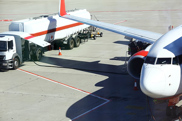 airplane-refueling